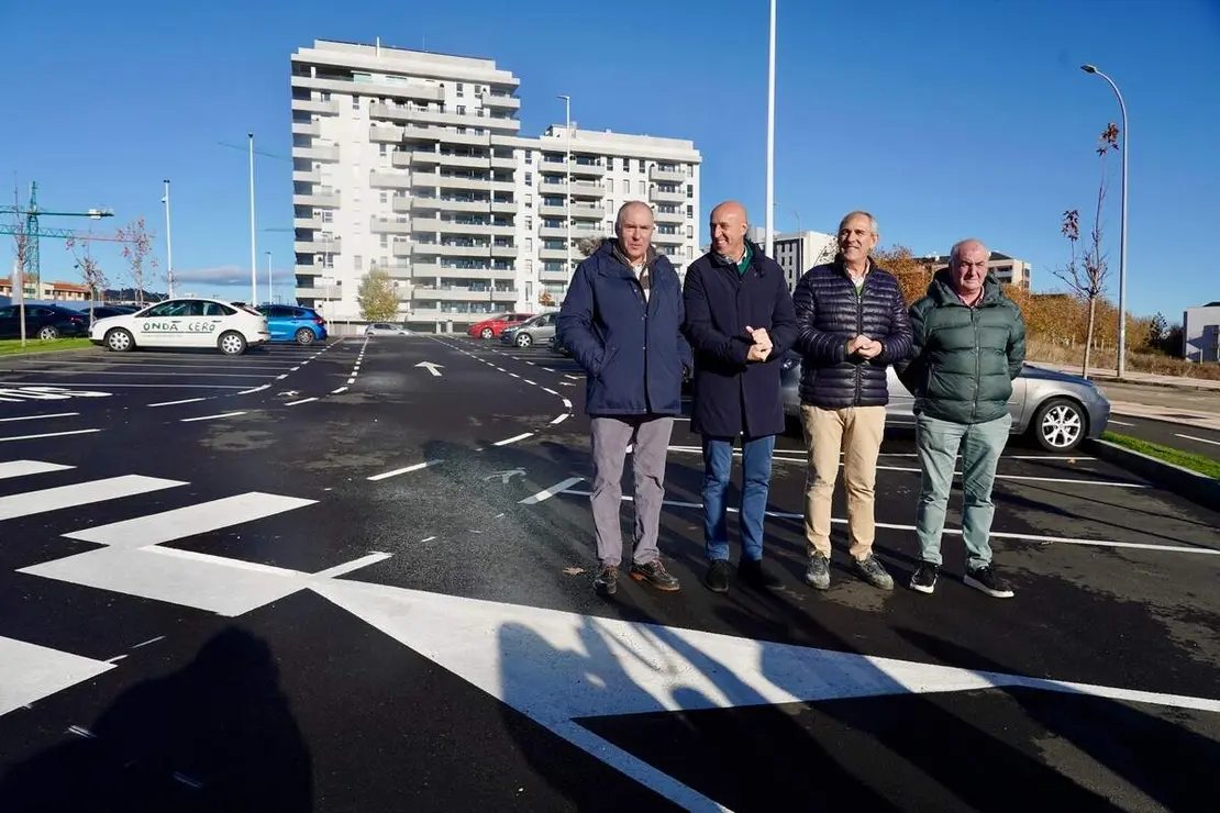 El alcalde de León, José Antonio Diez, informa sobre proyectos municipales en el barrio de La Palomera