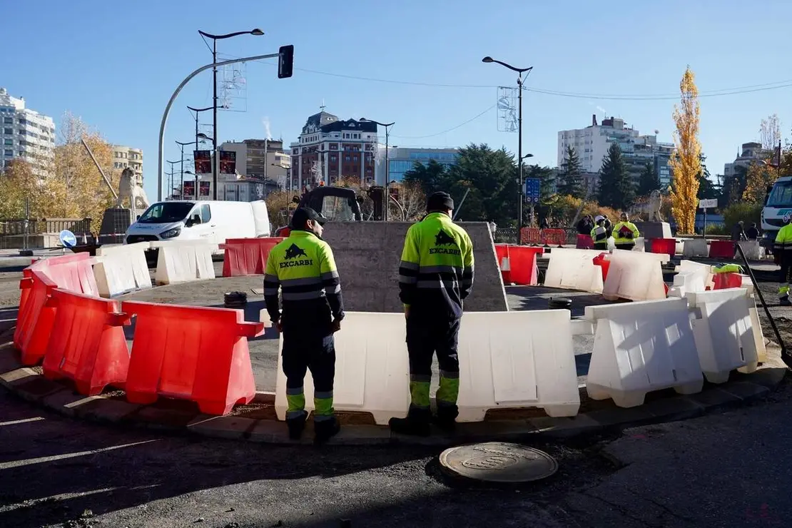 Obras de la nueva glorieta del Puente de los Leones de León