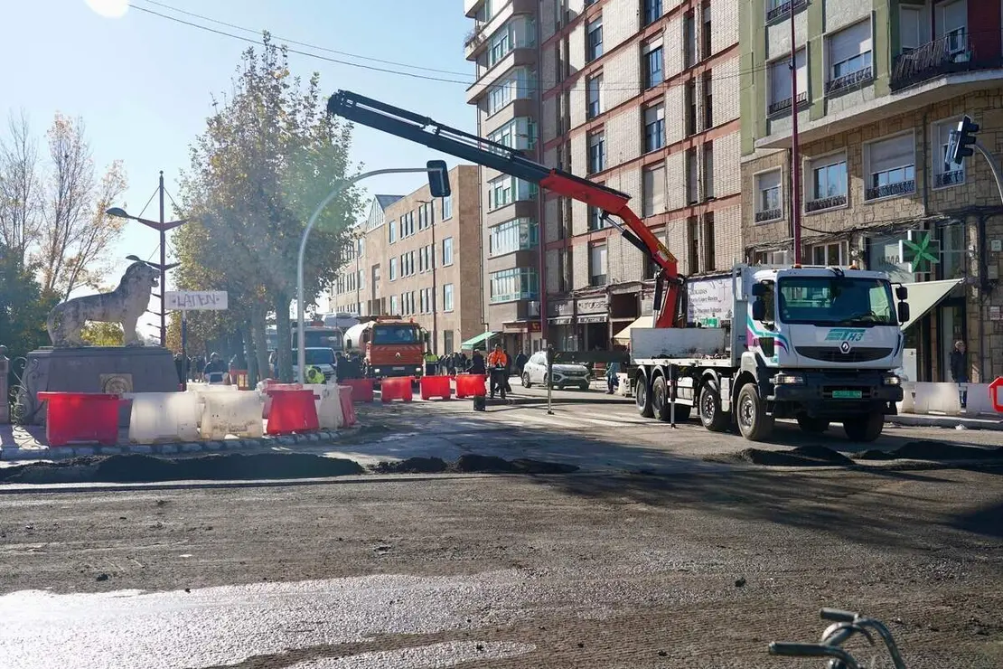 Obras de la nueva glorieta del Puente de los Leones de León