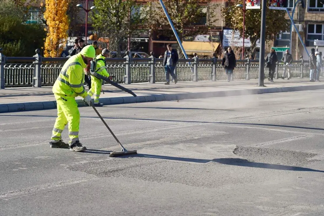 Obras de la nueva glorieta del Puente de los Leones de León