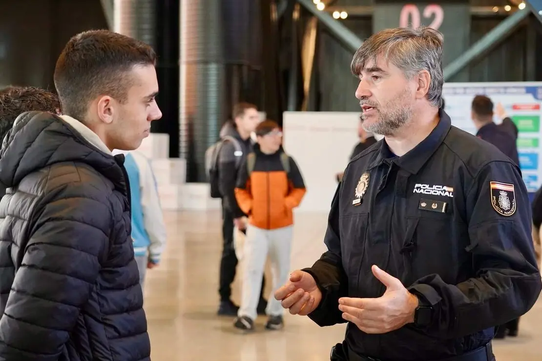 Inauguración de la VII Feria del Empleo, Innovación y Emprendimiento de León, organizada por la Cámara de Comercio, con la asistencia del alcalde, José Antonio Diez