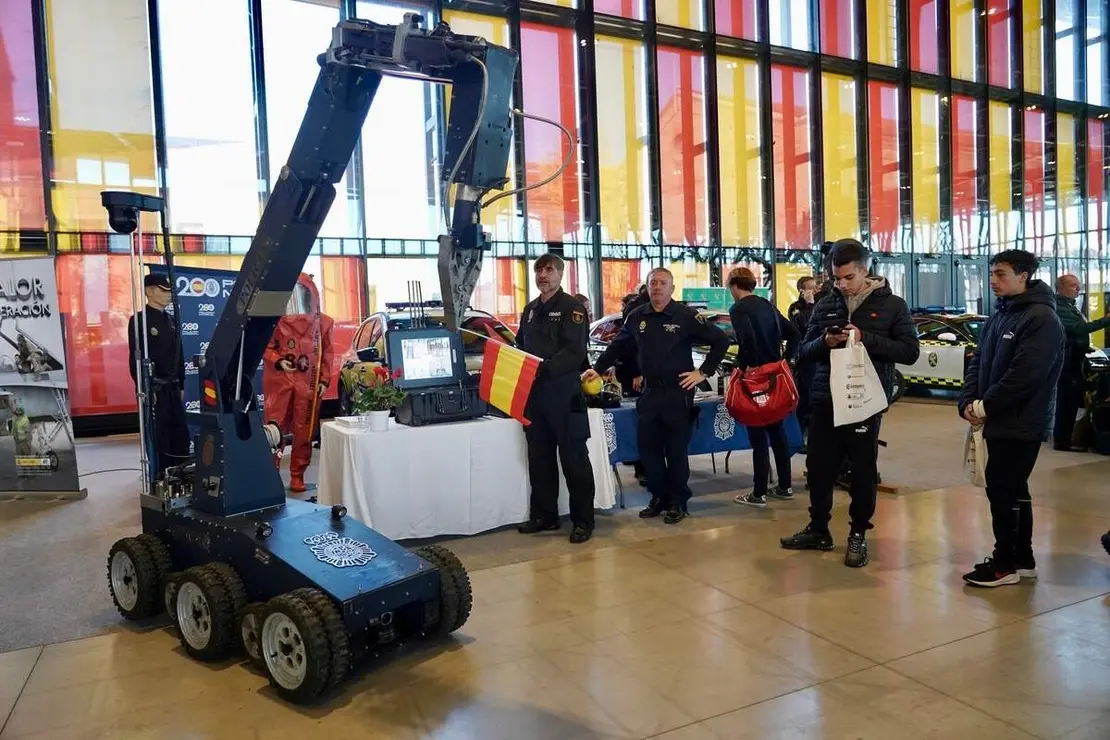 Inauguración de la VII Feria del Empleo, Innovación y Emprendimiento de León, organizada por la Cámara de Comercio, con la asistencia del alcalde, José Antonio Diez