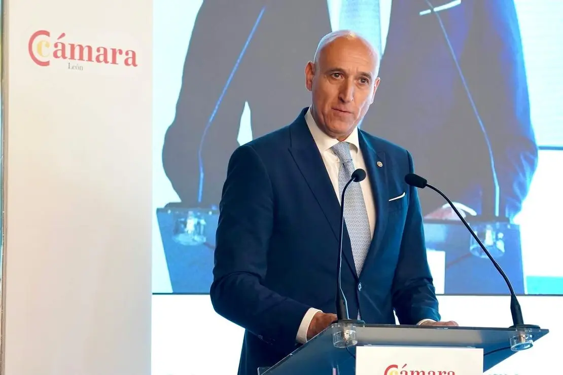 Inauguración de la VII Feria del Empleo, Innovación y Emprendimiento de León, organizada por la Cámara de Comercio, con la asistencia del alcalde, José Antonio Diez