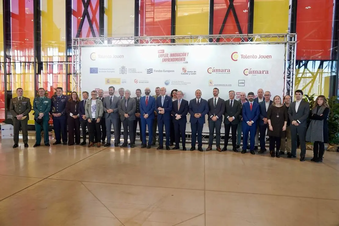Inauguración de la VII Feria del Empleo, Innovación y Emprendimiento de León, organizada por la Cámara de Comercio, con la asistencia del alcalde, José Antonio Diez