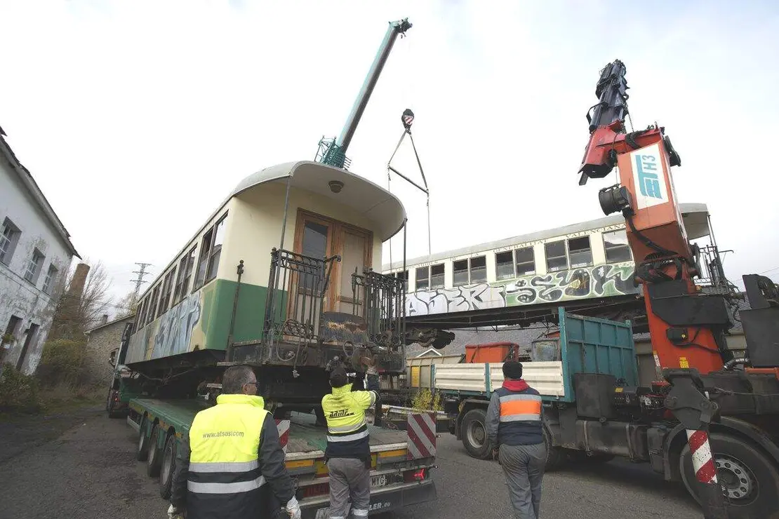 Recepción de los coches de pasajeros del tren turístico del Ponfeblino
