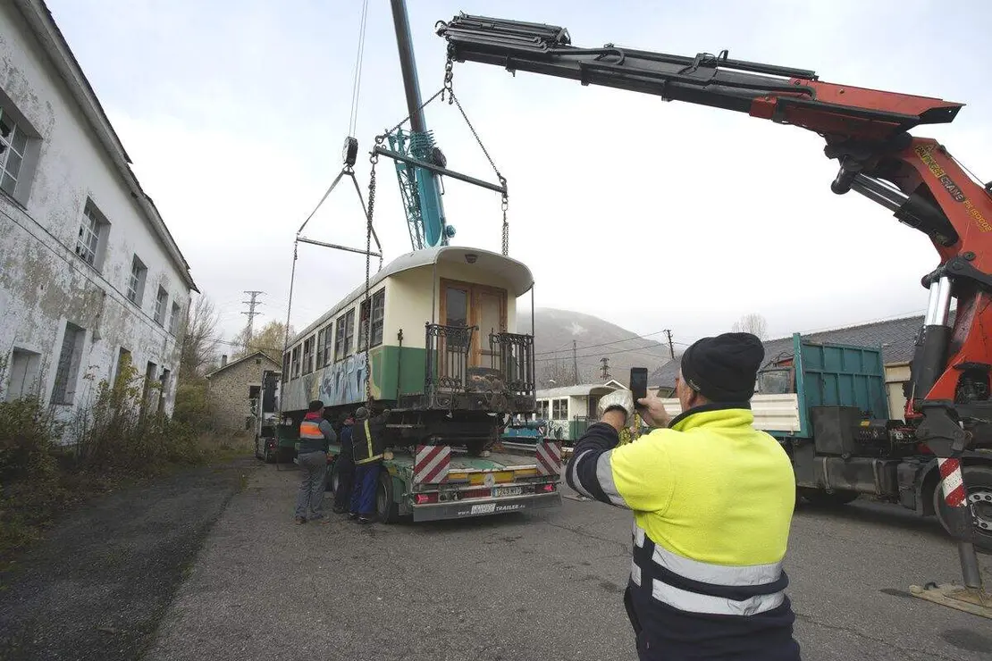 Recepción de los coches de pasajeros del tren turístico del Ponfeblino