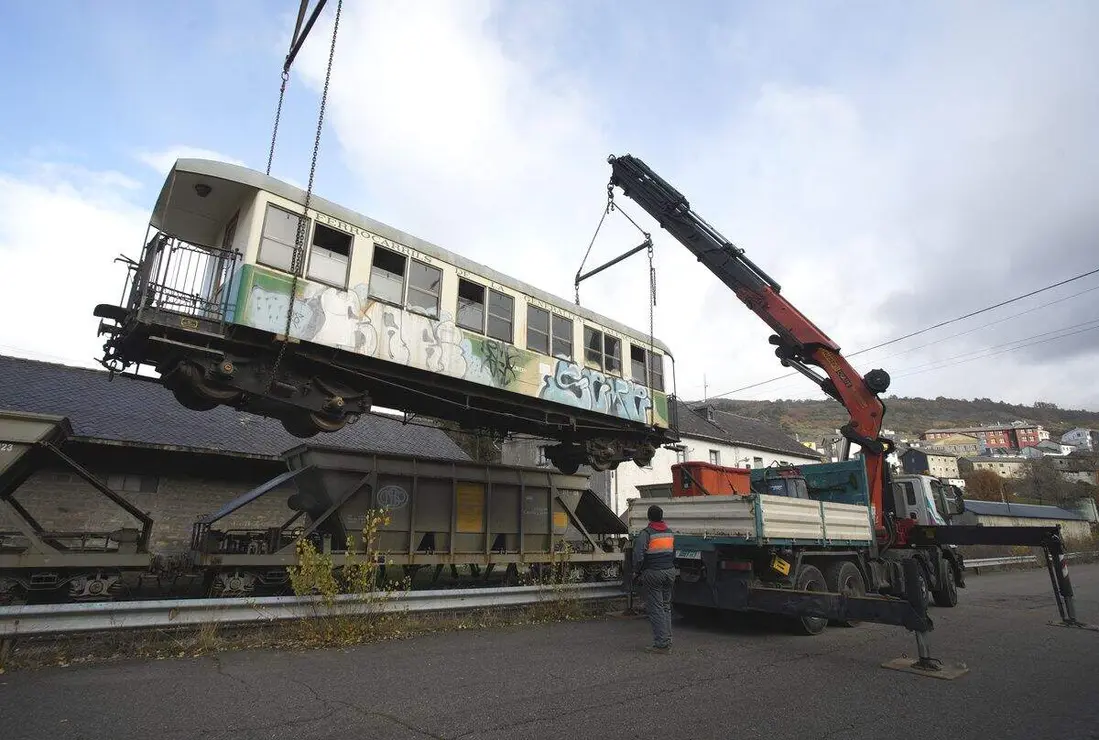Recepción de los coches de pasajeros del tren turístico del Ponfeblino