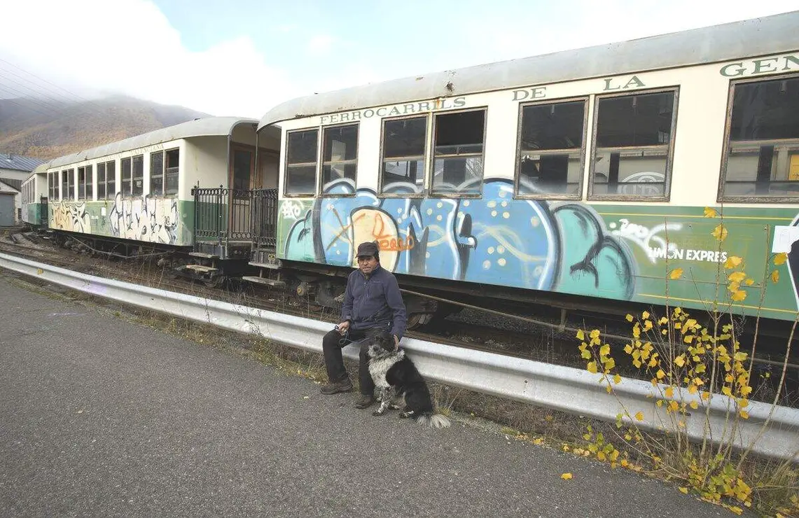 Recepción de los coches de pasajeros del tren turístico del Ponfeblino