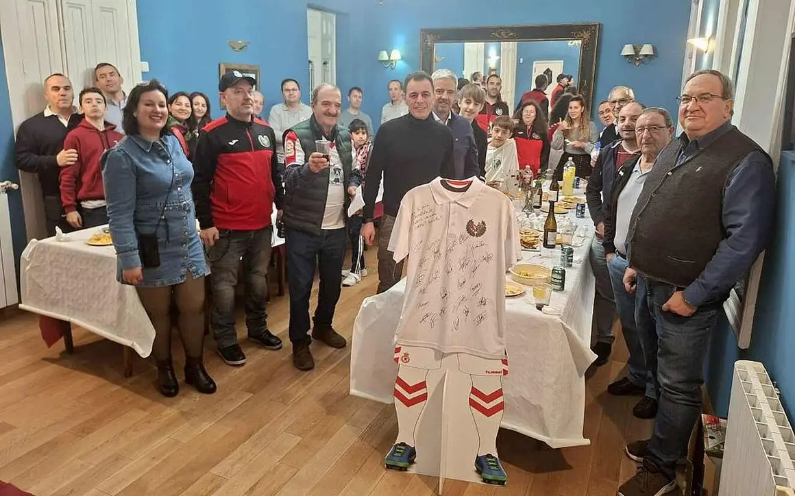 La Casa de León en Madrid fue este 23 de noviembre el escenario de la celebración del X aniversario de la Peña Culturalista Madrileña, un acto que reunió a socios, amigos y seguidores del club en un ambiente que la organización describió como "festivo y cargado de sentimiento leonés".