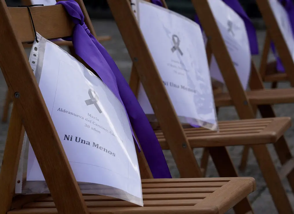 Acto conmemorativo del Ayuntamiento de Ponferrada con motivo del Día Internacional de la Eliminación de la Violencia contra la Mujer