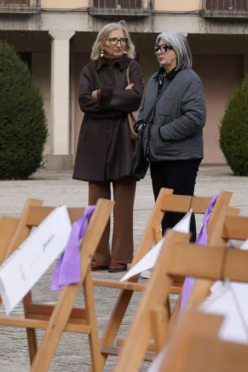 Acto conmemorativo del Ayuntamiento de Ponferrada con motivo del Día Internacional de la Eliminación de la Violencia contra la Mujer