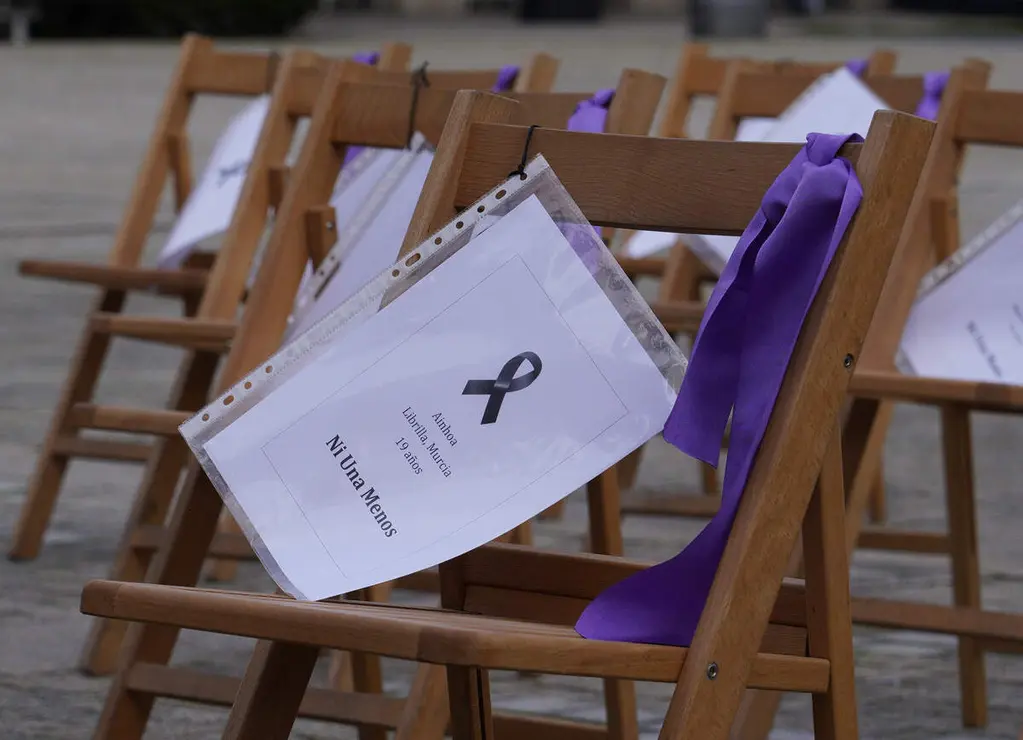 Acto conmemorativo del Ayuntamiento de Ponferrada con motivo del Día Internacional de la Eliminación de la Violencia contra la Mujer