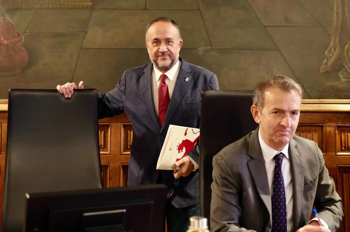 La Diputación de León celebra un pleno extraordinario para la aprobación inicial del presupuesto general para el próximo ejercicio. Fotos: Campillo