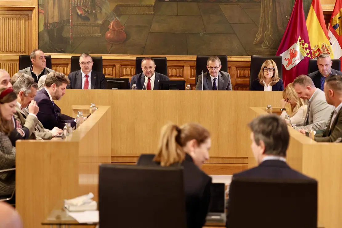 Pleno Diputación de León (5)