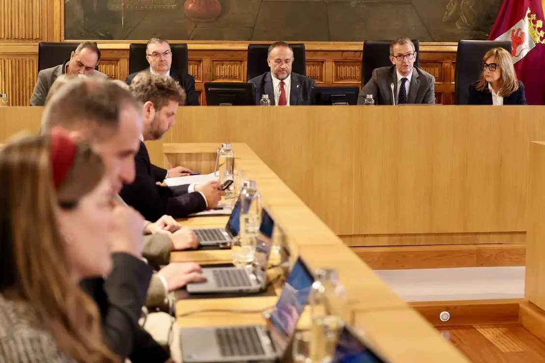 Pleno Diputación de León (7)