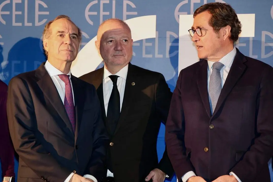 La Federación Leonesa de Empresarios celebra el 33 Día de la Empresa con un acto al que asiste el presidente de la Confederación Española de Organizaciones Empresariales, Antonio Garamendi, y en que se entregarán el galardón al Empresario del Año 2025 y otras distinciones
