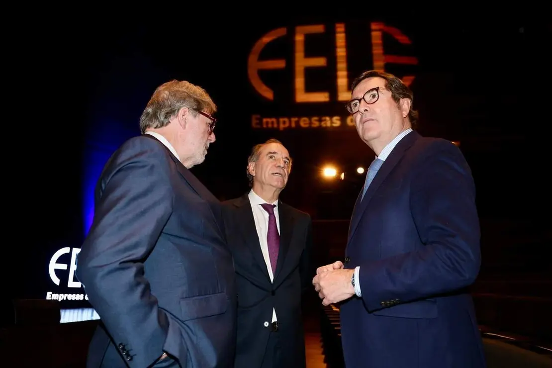 La Federación Leonesa de Empresarios celebra el 33 Día de la Empresa con un acto al que asiste el presidente de la Confederación Española de Organizaciones Empresariales, Antonio Garamendi, y en que se entregarán el galardón al Empresario del Año 2025 y otras distinciones