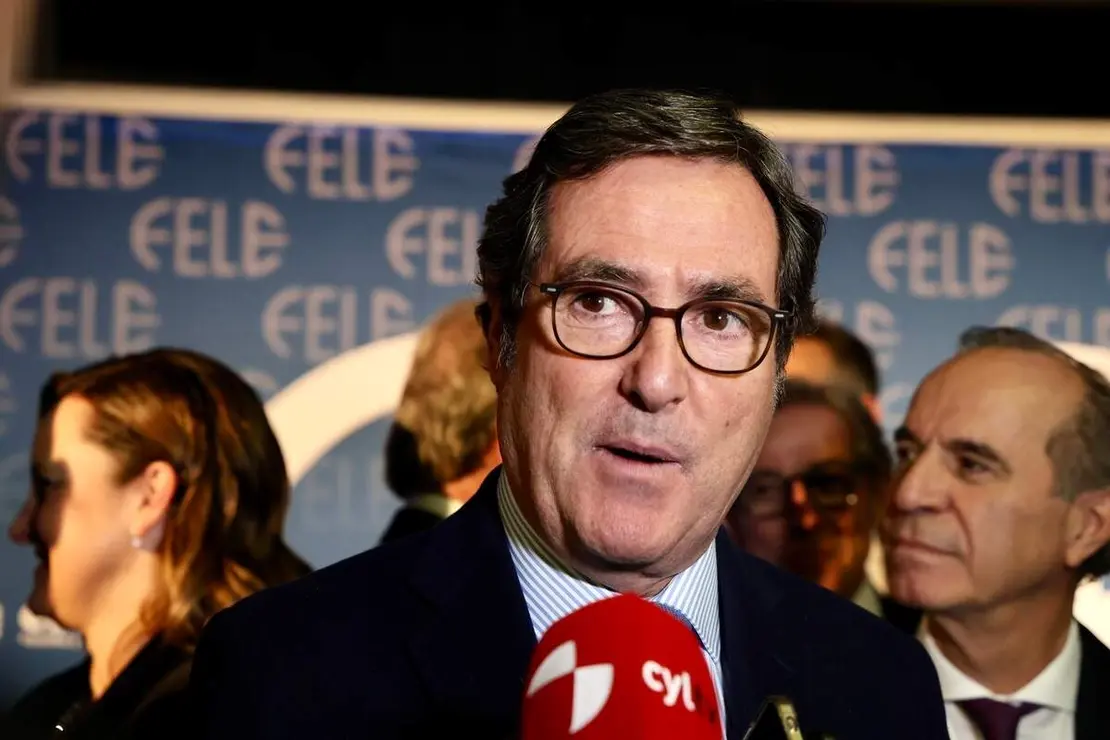 La Federación Leonesa de Empresarios celebra el 33 Día de la Empresa con un acto al que asiste el presidente de la Confederación Española de Organizaciones Empresariales, Antonio Garamendi, y en que se entregarán el galardón al Empresario del Año 2025 y otras distinciones