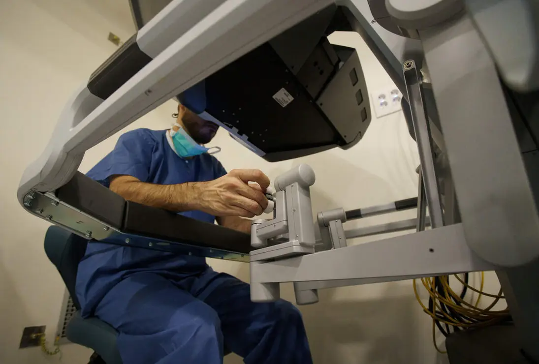 Operación de urología con el robot Da Vinci en el hospital El Bierzo de Ponferrada