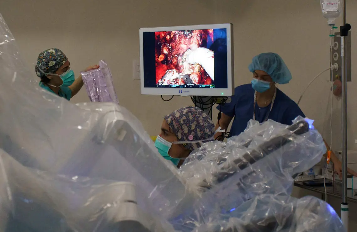 Operación de urología con el robot Da Vinci en el hospital El Bierzo de Ponferrada