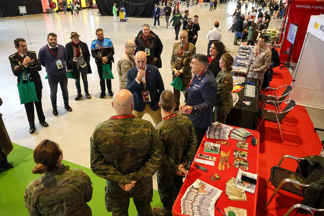 El alcalde de León, José Antonio Diez, preside la inauguración de la 35 edición de Expojoven
