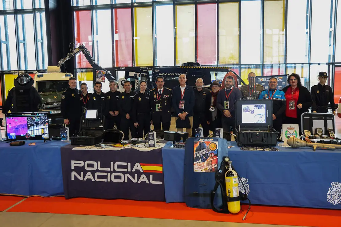 El alcalde de León, José Antonio Diez, preside la inauguración de la 35 edición de Expojoven.