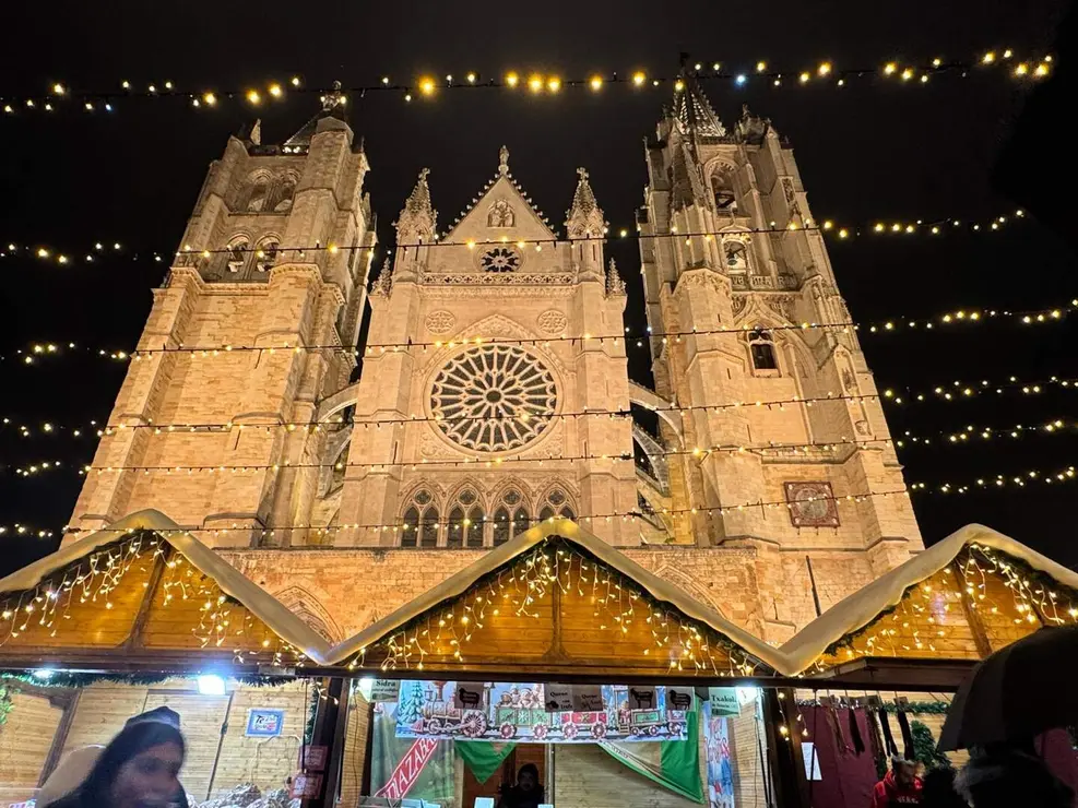 Mercadillo de Navidad León Catedral (12)