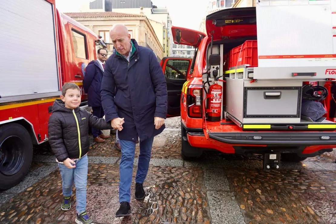 Calendario Bomberos (7)