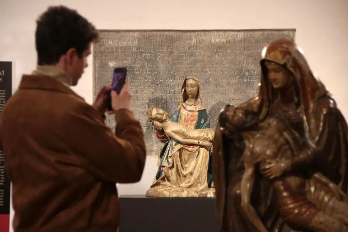 Pase de prensa de la exposición ‘El dolor esculpido’ organizada por la Cofradía del Santísimo Sacramento de Minerva y la Santa Vera Cruz en colaboración con el Museo Diocesano y de Semana Santa de León. Foto: Peio García