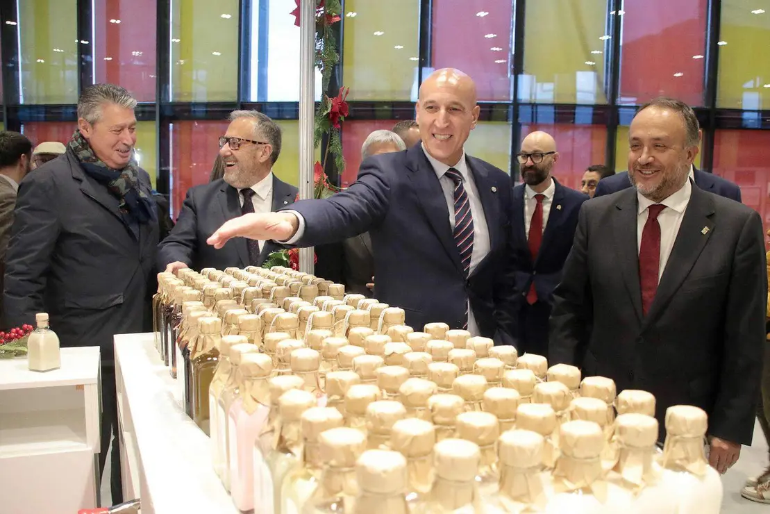 El presidente de la Diputación, Gerardo Álvarez Courel; el presidente de las Cortes, Carlos Pollán; el alcalde José Antonio Díez y el delegado territorial Eduardo Diego inauguran la Feria de productos de León. Fotos: Peio García