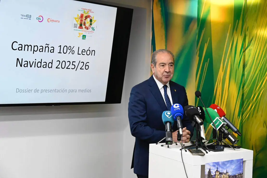Representantes de Caja Rural y de organizaciones empresariales de León presentan la campaña navideña de descuento de la entidad