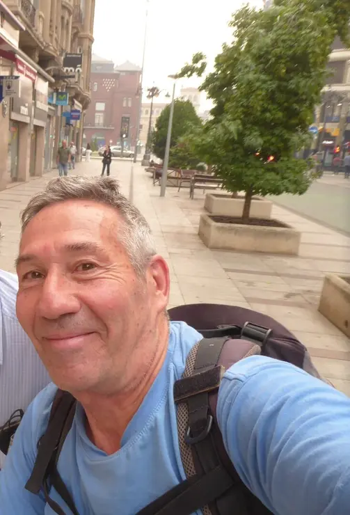 Artista Paco Fergar ha realiza grabado