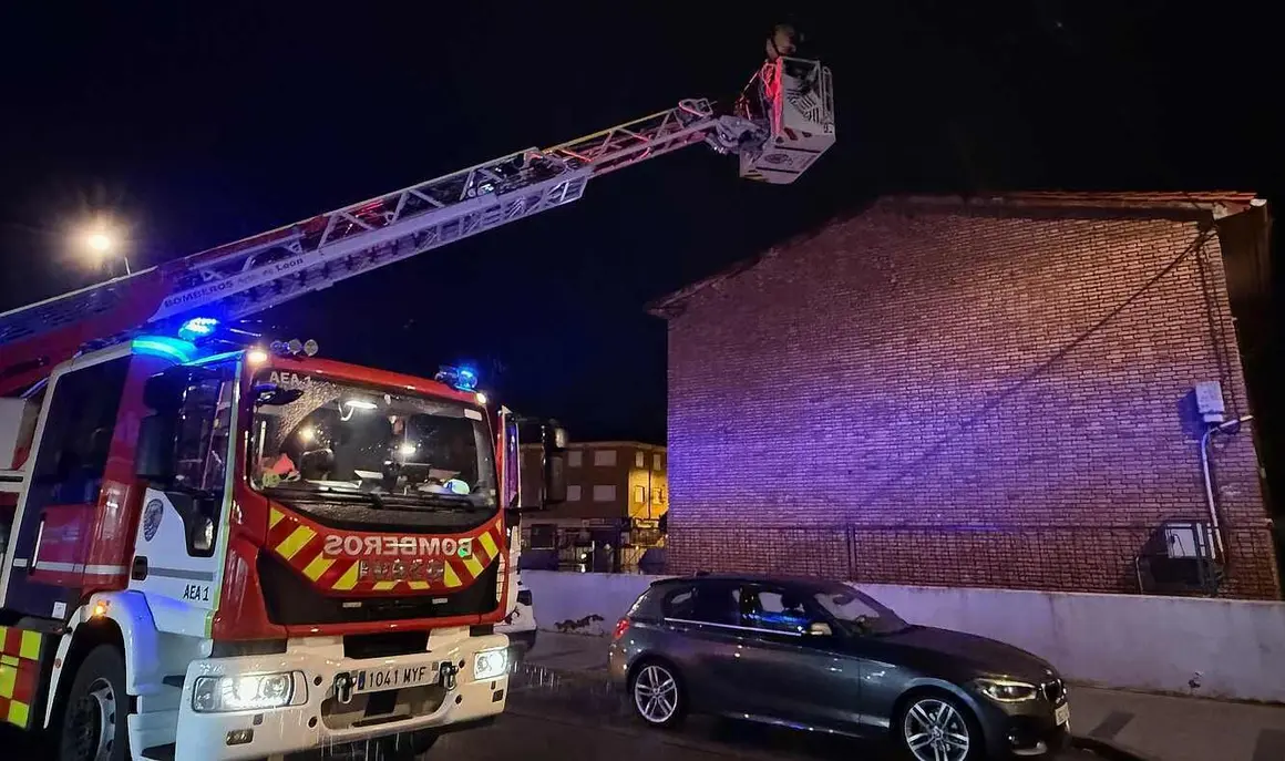 bomberos edificio infantil CEIP Trepalio 121225 (2)