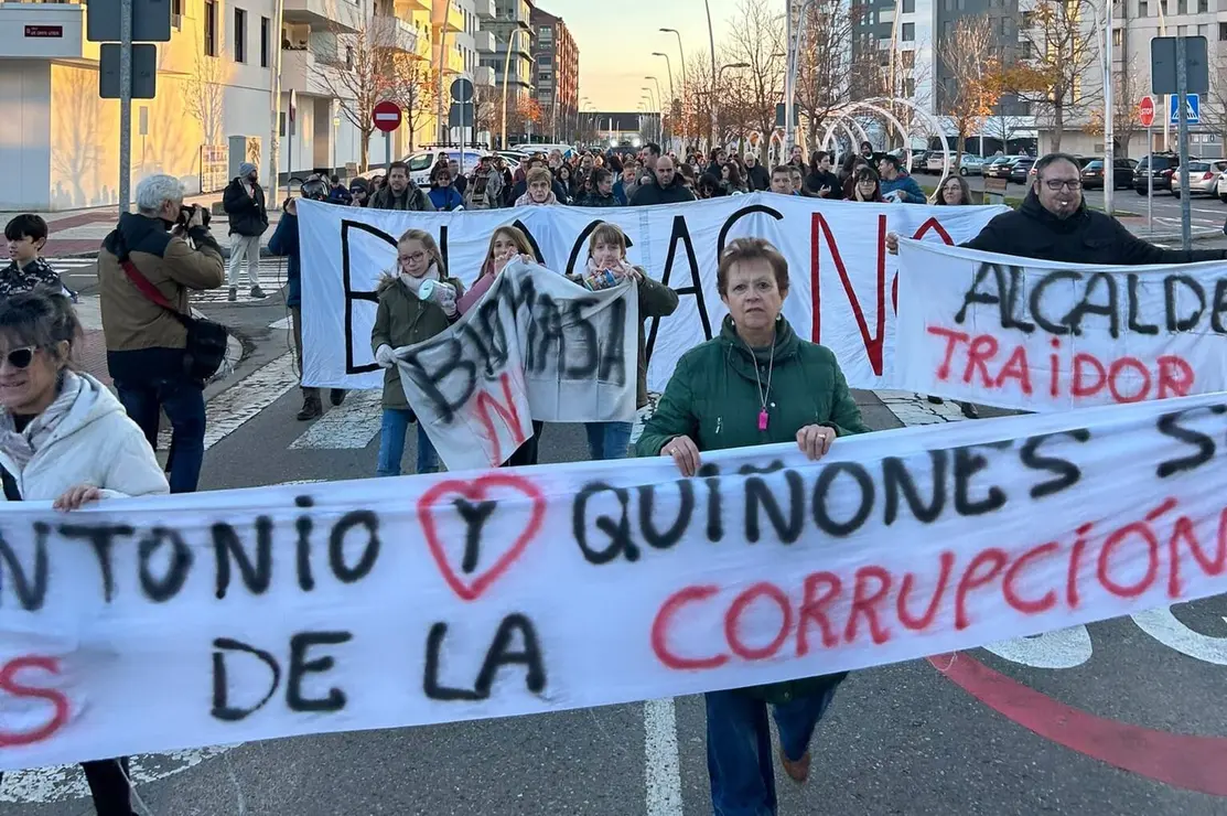 WhatsApp Image 2025-12-13 at 17.58.49