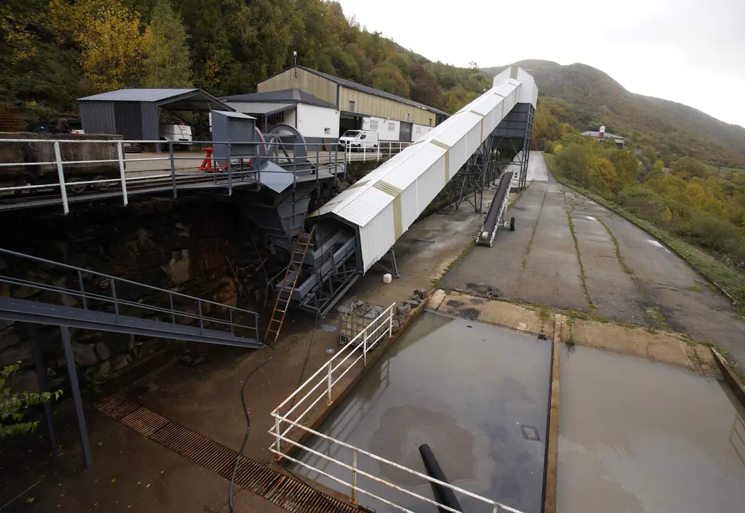 Trabajos de adecuaci&oacute;n de la Escuela Laboral de Laciana (Le&oacute;n), para el proyecto tur&iacute;stico 'La mina en vivo'