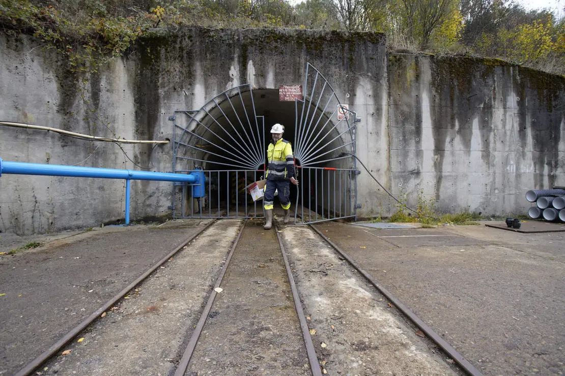 Trabajos de adecuaci&oacute;n de la Escuela Laboral de Laciana (Le&oacute;n), para el proyecto tur&iacute;stico 'La mina en vivo'