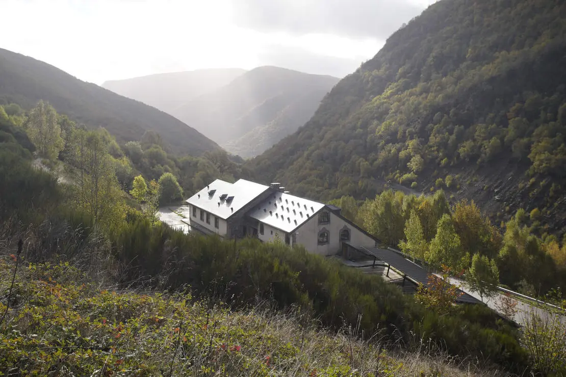 Trabajos de adecuaci&oacute;n de la Escuela Laboral de Laciana (Le&oacute;n), para el proyecto tur&iacute;stico 'La mina en vivo'