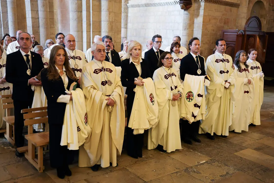 La Real Cofradía del Pendón de San Isidoro conmemora el 962 aniversario de las Reliquias del Santo desde Santiponce-Itálica (Sevilla) a León con la acogida de los nuevos hermanos cofrades y el nombramiento del Caballero Cofrade de Honor de este año