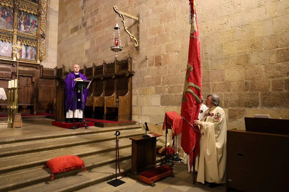 La Real Cofradía del Pendón de San Isidoro conmemora el 962 aniversario de las Reliquias del Santo desde Santiponce-Itálica (Sevilla) a León con la acogida de los nuevos hermanos cofrades y el nombramiento del Caballero Cofrade de Honor de este año