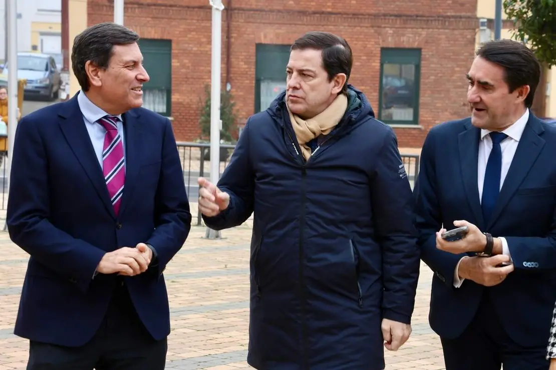 El presidente de la Junta de Castilla y Le&oacute;n, Alfonso Fern&aacute;ndez Ma&ntilde;ueco, presenta las obras de finalizaci&oacute;n del pol&iacute;gono industrial de Villadangos del P&aacute;ramo (Le&oacute;n)
