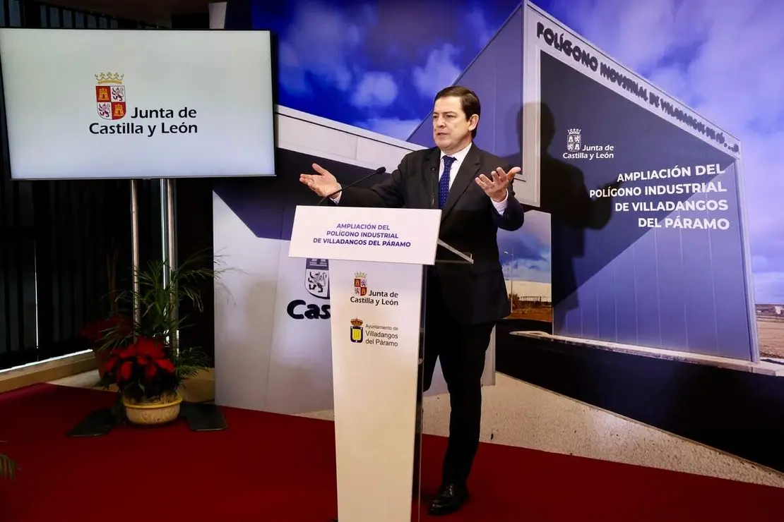 El presidente de la Junta de Castilla y Le&oacute;n, Alfonso Fern&aacute;ndez Ma&ntilde;ueco, presenta las obras de finalizaci&oacute;n del pol&iacute;gono industrial de Villadangos del P&aacute;ramo (Le&oacute;n)
