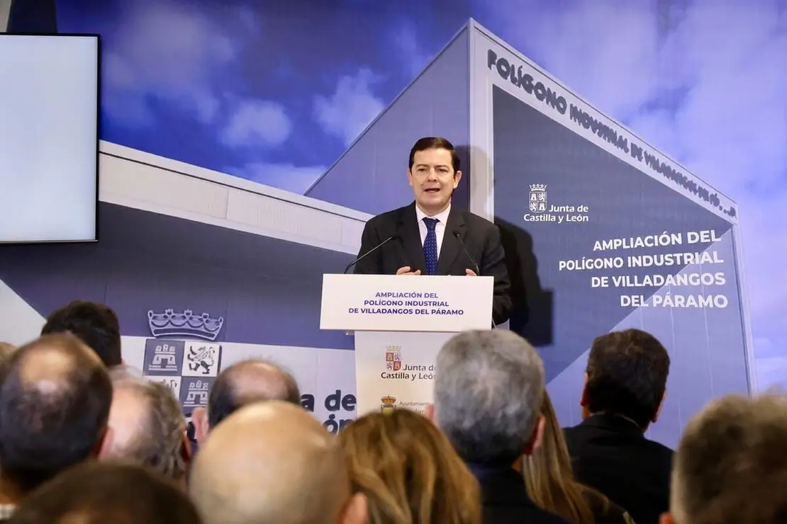 El presidente de la Junta de Castilla y Le&oacute;n, Alfonso Fern&aacute;ndez Ma&ntilde;ueco, presenta las obras de finalizaci&oacute;n del pol&iacute;gono industrial de Villadangos del P&aacute;ramo (Le&oacute;n)