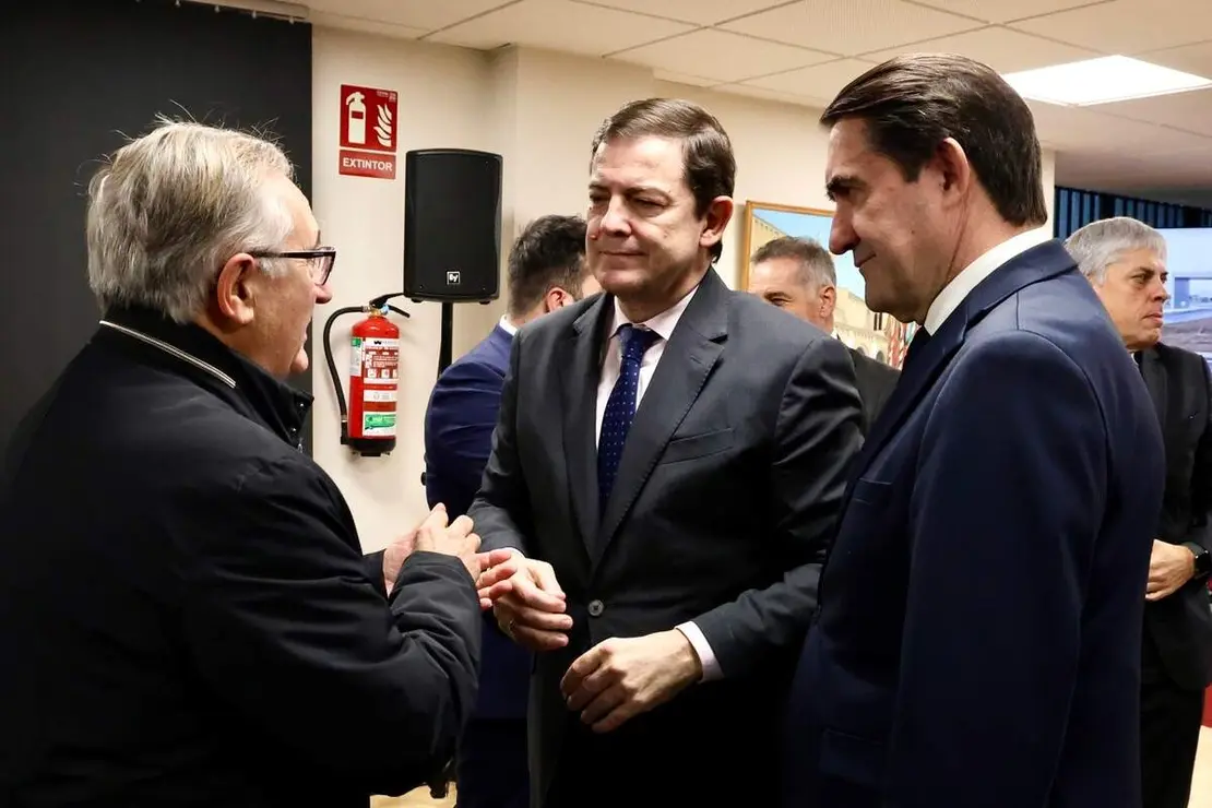 El presidente de la Junta de Castilla y Le&oacute;n, Alfonso Fern&aacute;ndez Ma&ntilde;ueco, presenta las obras de finalizaci&oacute;n del pol&iacute;gono industrial de Villadangos del P&aacute;ramo (Le&oacute;n)