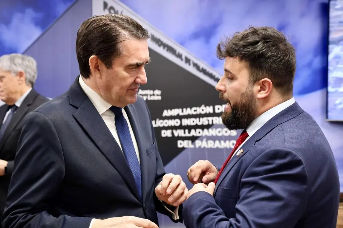 El presidente de la Junta de Castilla y Le&oacute;n, Alfonso Fern&aacute;ndez Ma&ntilde;ueco, presenta las obras de finalizaci&oacute;n del pol&iacute;gono industrial de Villadangos del P&aacute;ramo (Le&oacute;n)