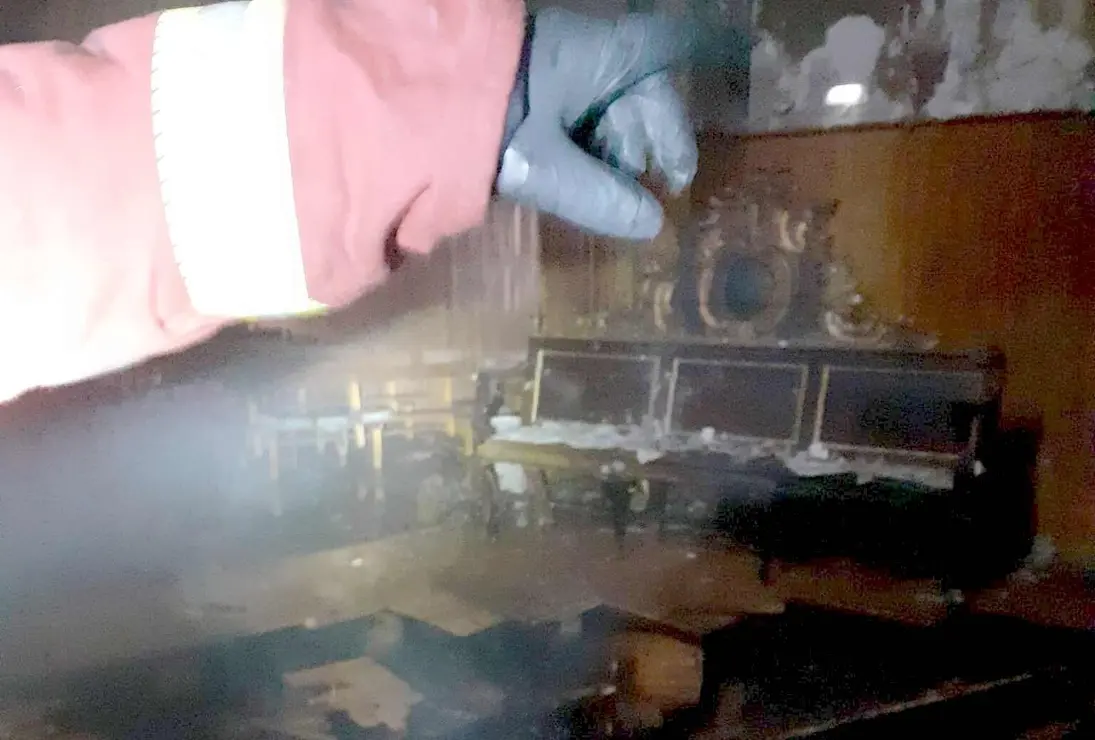 Im&aacute;genes tomadas por Bomberos del Sepeis durante la intervenci&oacute;n en el incendio de la iglesia de San Andr&eacute;s.