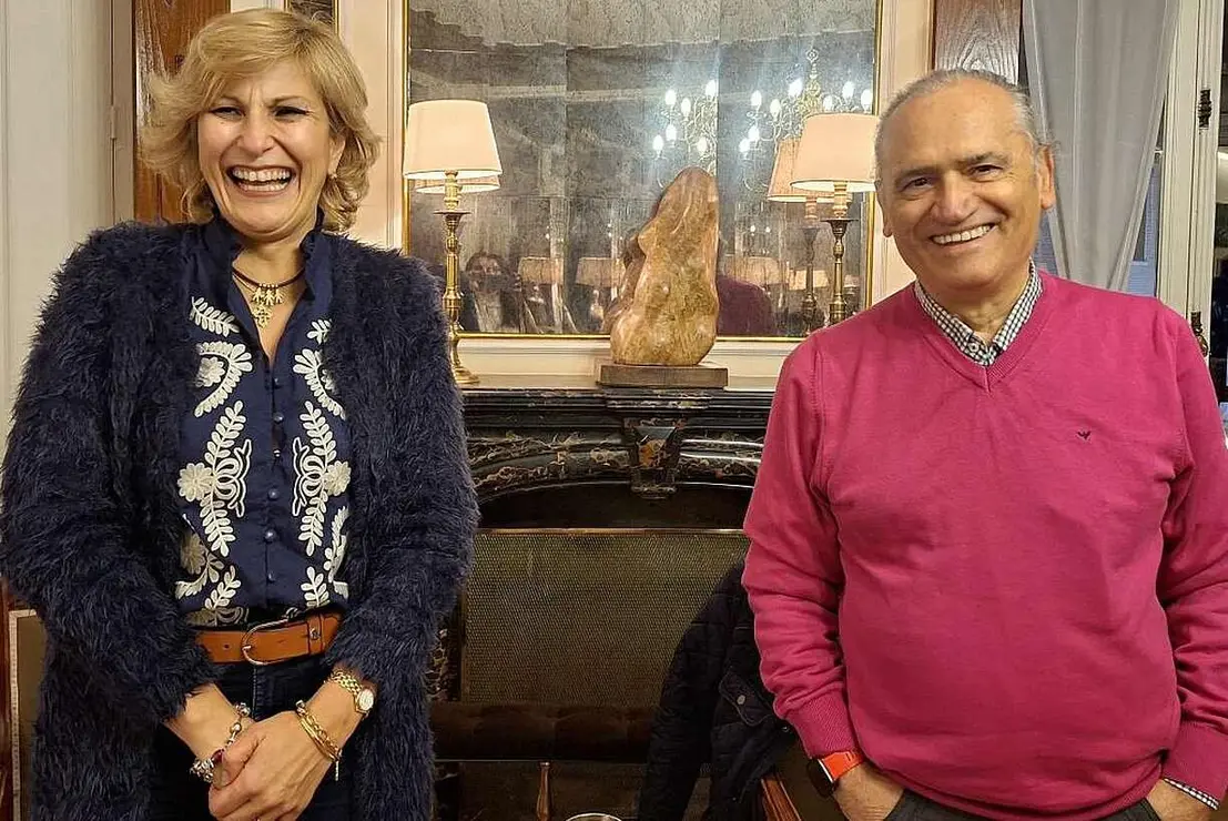 La Casa de Le&oacute;n en Madrid acogi&oacute; una nueva sesi&oacute;n del ciclo &ldquo;Conversaciones en la Casa&rdquo;, que ha contado con la participaci&oacute;n de la leonesa Noelia Mart&iacute;nez J&aacute;&ntilde;ez, onc&oacute;loga m&eacute;dica de la Unidad de Mama y Tumores Ginecol&oacute;gicos del Departamento de Oncolog&iacute;a M&eacute;dica del Hospital Universitario Ram&oacute;n y Cajal.