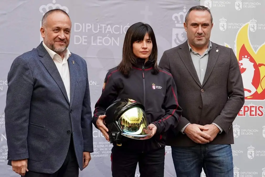 Acto de recibimiento a los 25 nuevos bomberos del Servicio de Prevenci&oacute;n, Extinci&oacute;n de Incendios y Salvamento de la Diputaci&oacute;n de Le&oacute;n