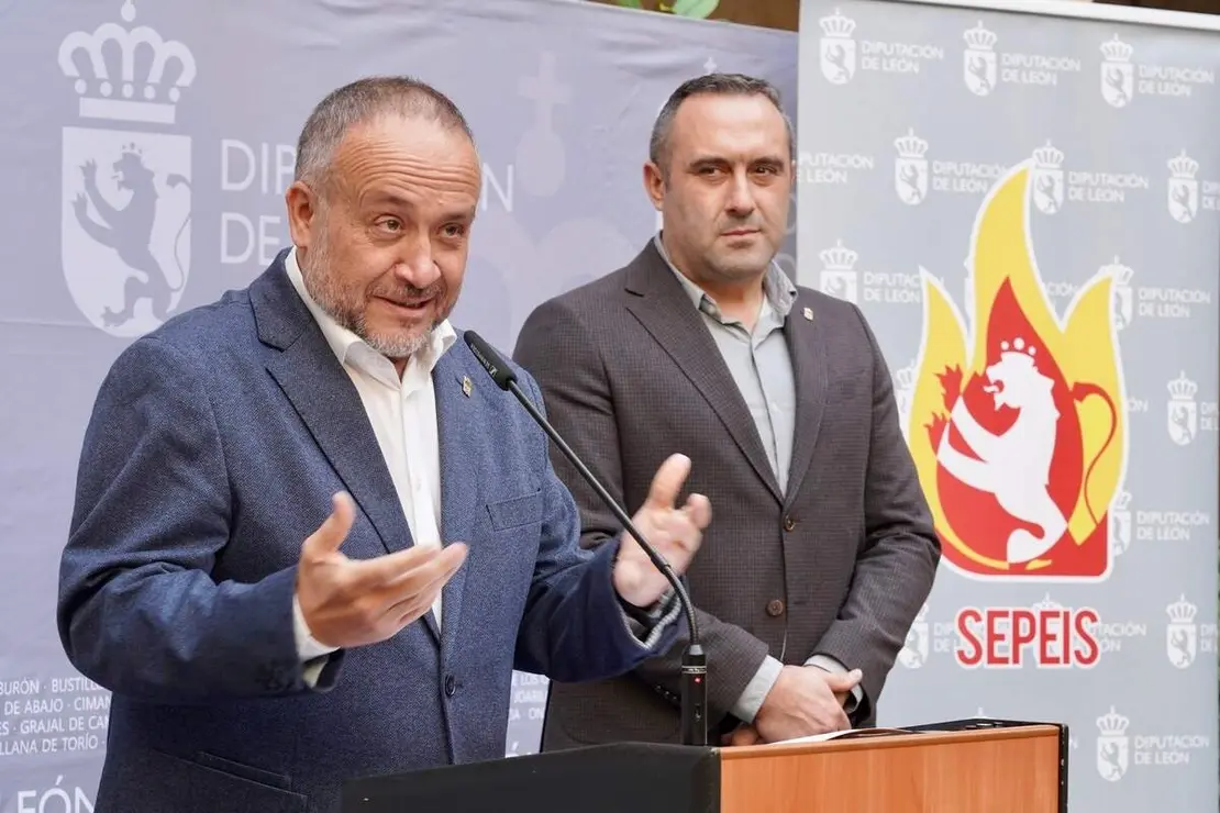 Acto de recibimiento a los 25 nuevos bomberos del Servicio de Prevenci&oacute;n, Extinci&oacute;n de Incendios y Salvamento de la Diputaci&oacute;n de Le&oacute;n