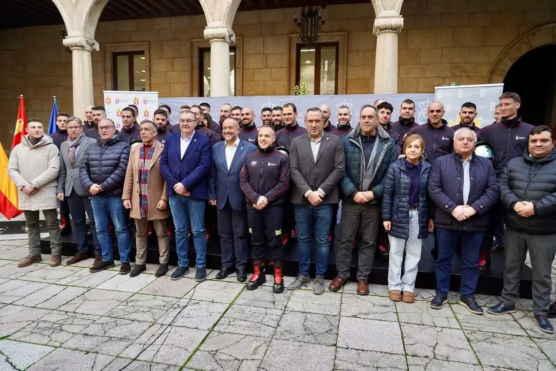Acto de recibimiento a los 25 nuevos bomberos del Servicio de Prevenci&oacute;n, Extinci&oacute;n de Incendios y Salvamento de la Diputaci&oacute;n de Le&oacute;n
