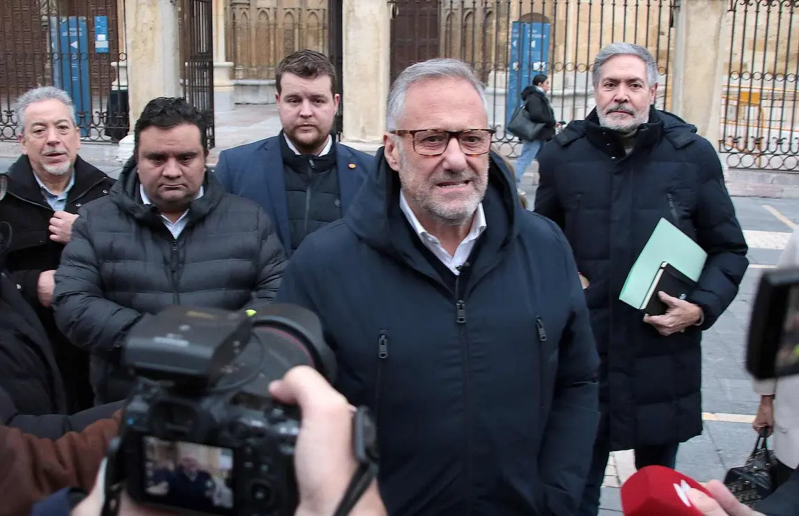 El Comit&eacute; Ejecutivo Provincial de Vox y Carlos Poll&aacute;n informan sobre asuntos de actualidad tras reunirse con la Plataforma M&aacute;s Vuelos y la asociaci&oacute;n Le&oacute;n Propone